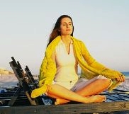 Woman meditatin